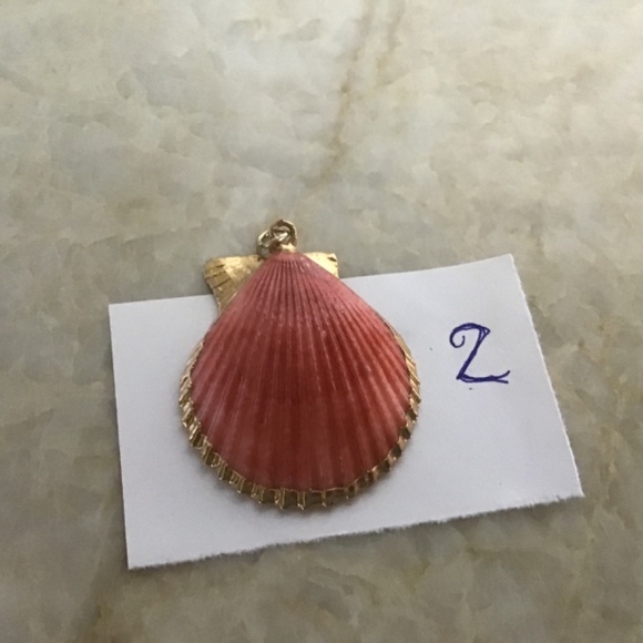 Choice of 2 Seashell Pendant with Electroplated Silver or Gold Edges. - Picture 10 of 12